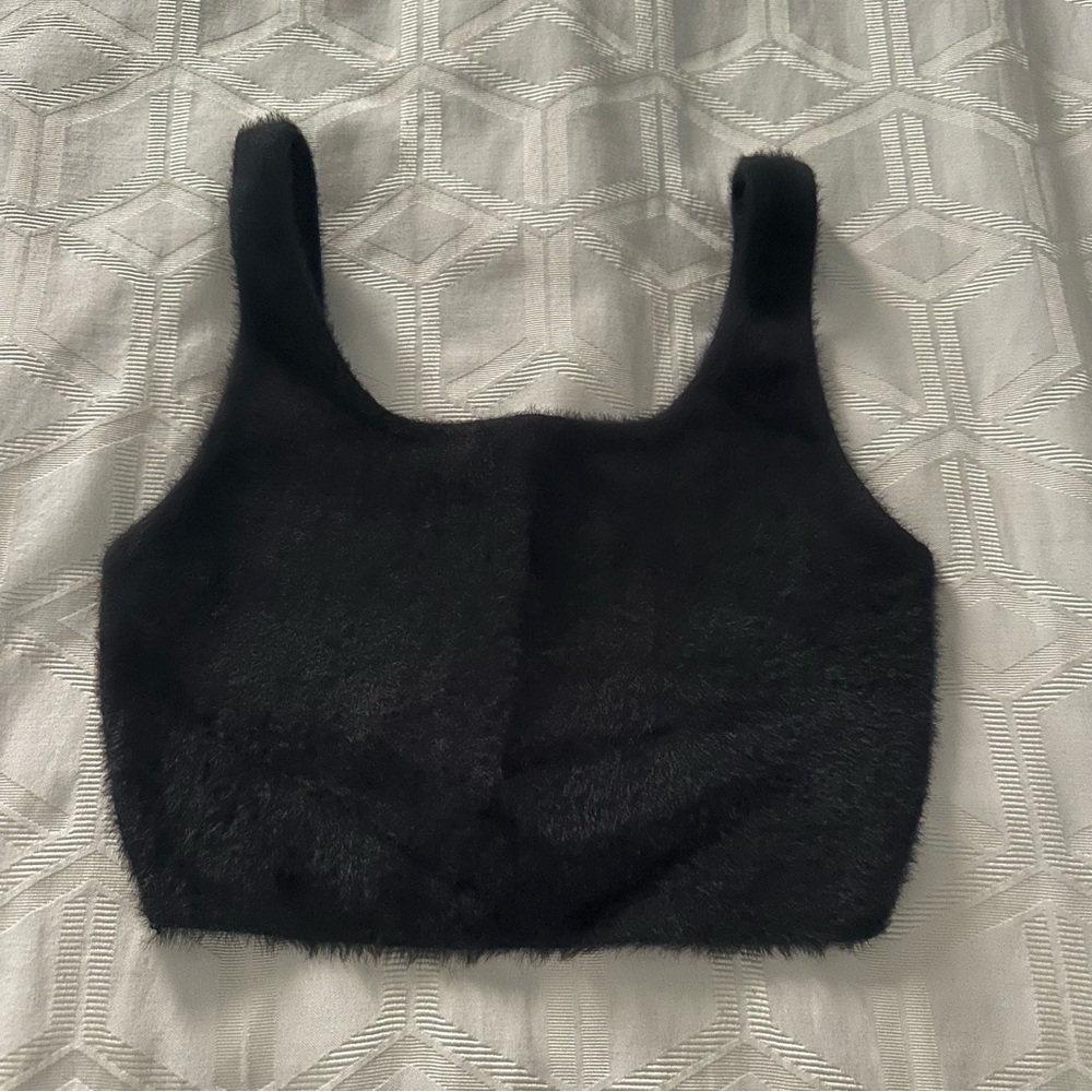 Fuzzy black crop top | BABATON